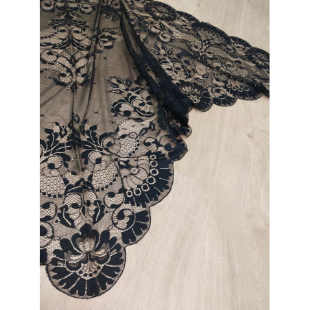 Mantilla - triangular - negra - R161 - J.Pertiñez